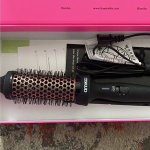 Amika thermal babe round brush